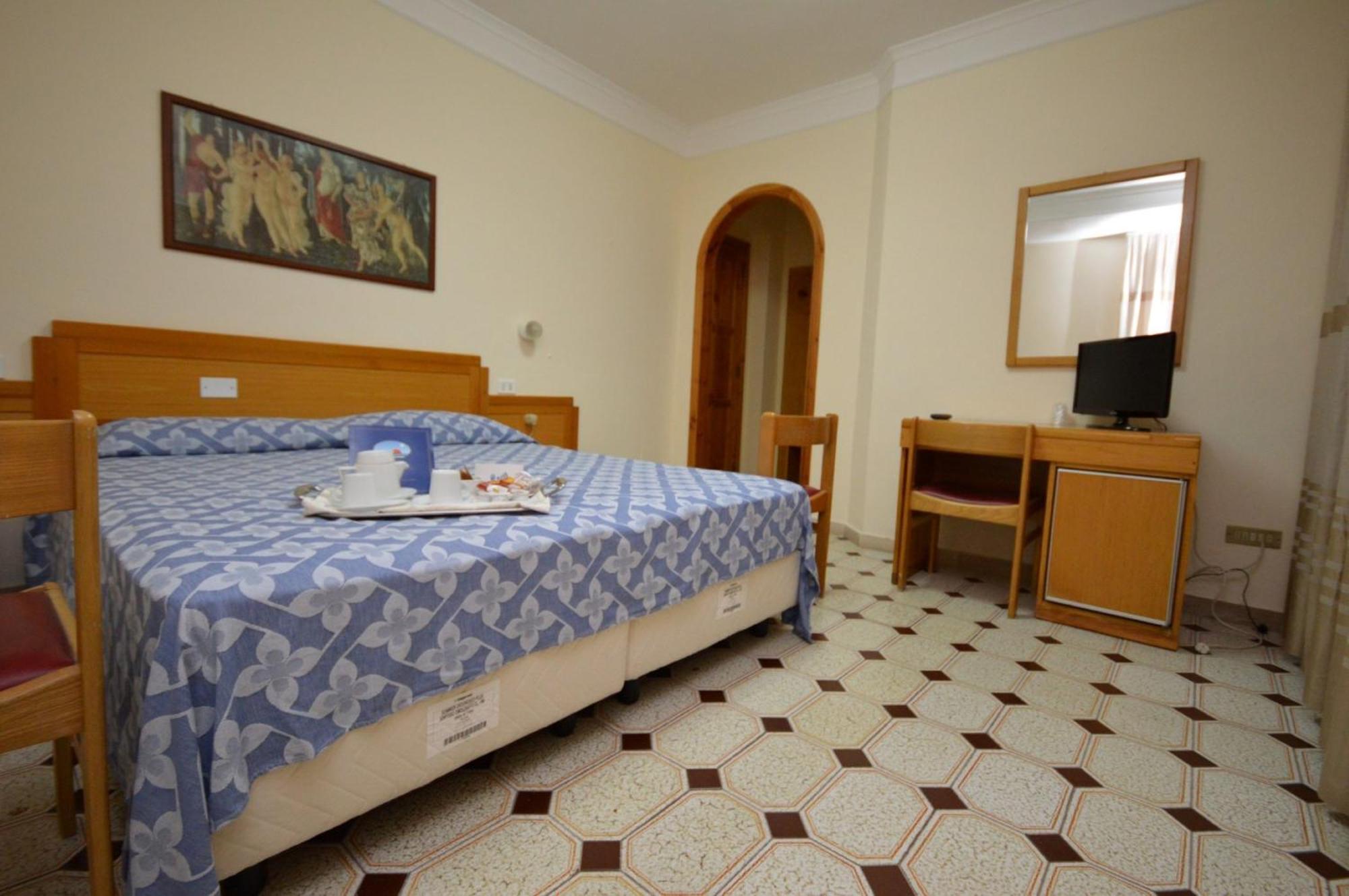 Hotel Residence Il Gabbiano Чиро-Марина Номер фото